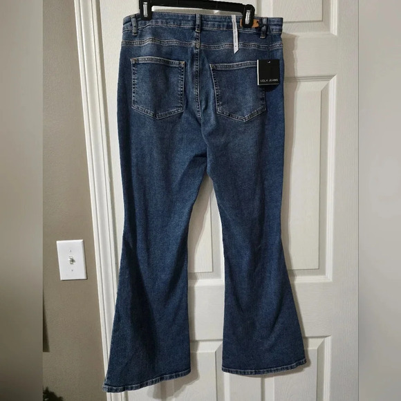 NWT LOLA Bradly-DIS Midrise Flare Jeans, Medium Wash, Destructed, Size 32. - Picture 8 of 13
